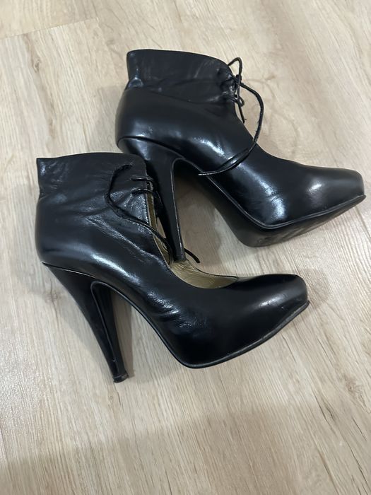 Продаются ботильоны