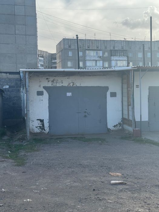 Гараж на голубых прудах