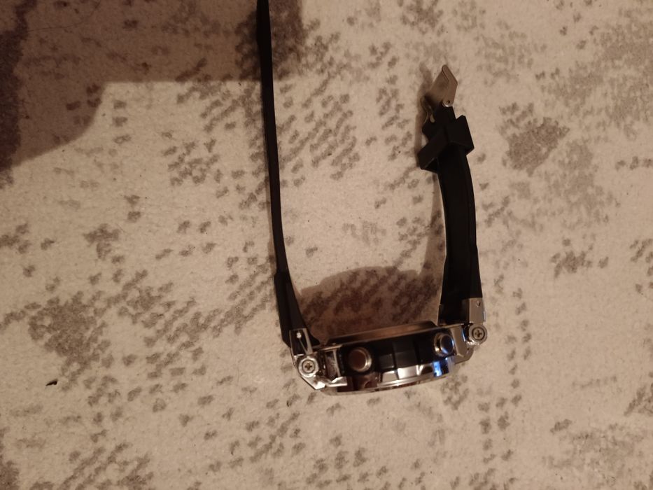 Продам часы кварцевые