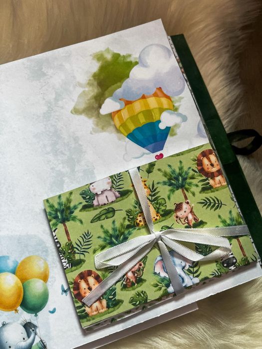 Бебешки дневник в тъмно кадифено зелено