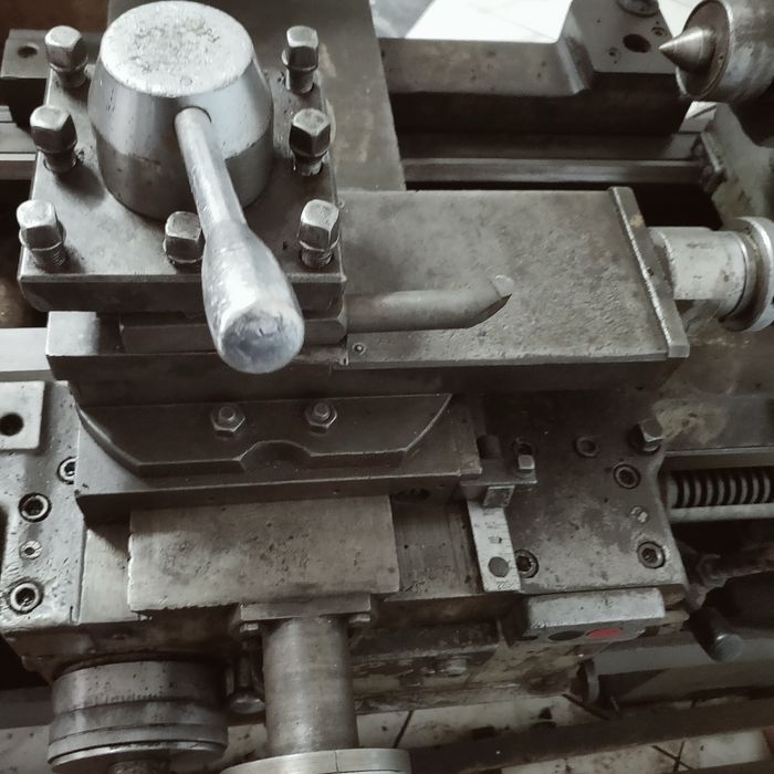 Продается токарные станки.