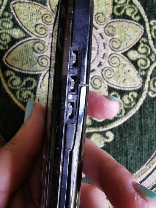 Продавам Nokia E51