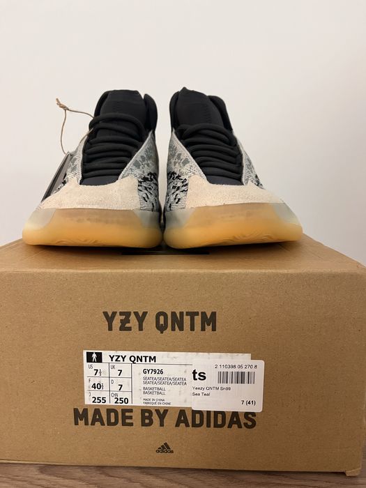 Yeezy QNTM marimea 40 2/3