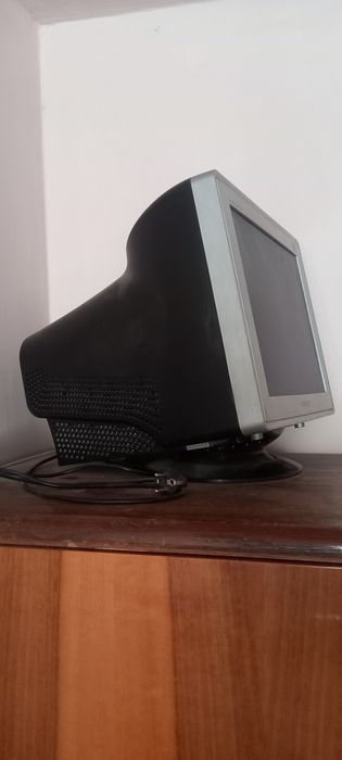 Монитор Samsung  в хорошем состоянии