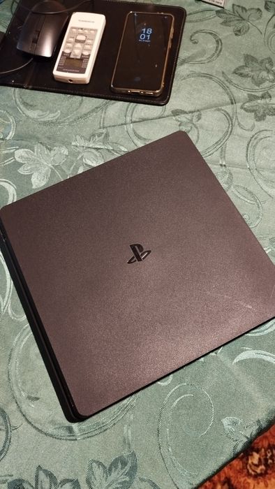 PlayStation 4 Silm 1TB