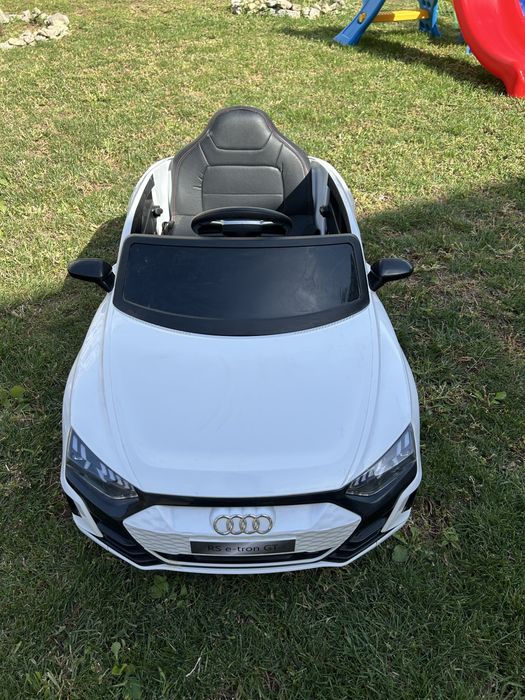 Audi e-tron GT акумулаторна кола