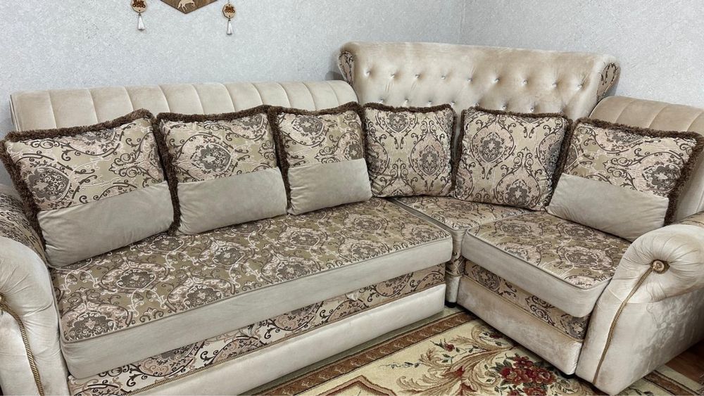 Диван сатылады.