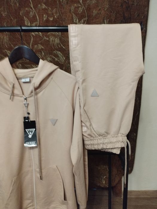 Дамски екип на Guess