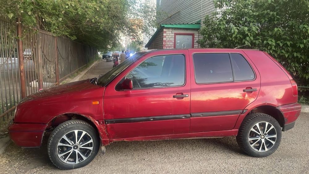 машина продам Volksvagen golf 3