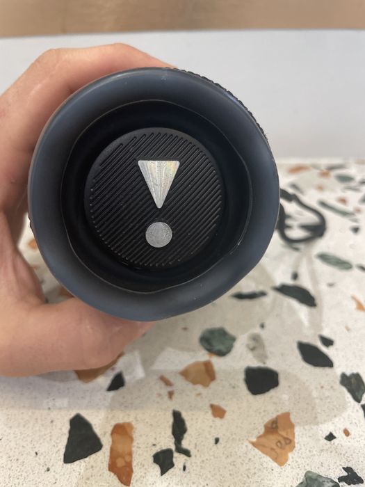 Jbl flip 6.          .