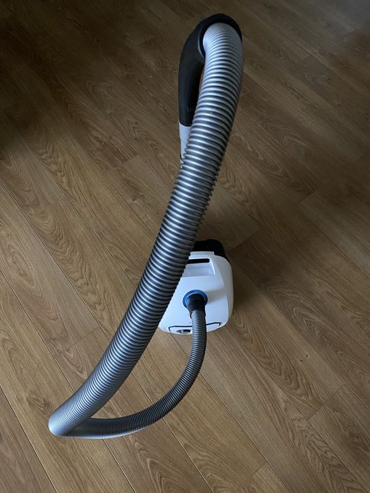 Aspirator cu sac Bosch ProSilence BGLS4SIL1,