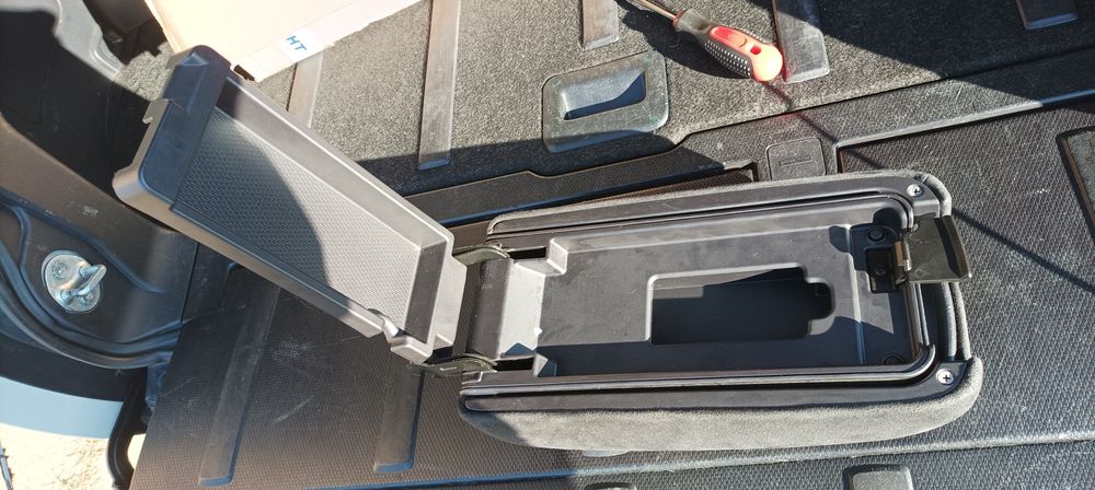 Подлакътници Mitsubishi Outlander, Peugeot 4007, Citroen C-Crosser