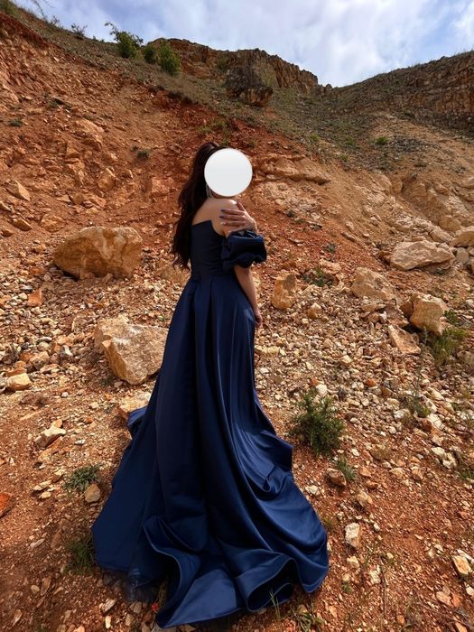 Официална рокля     .