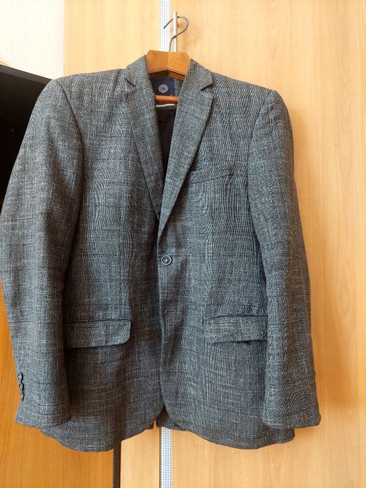 Продаю пиджаки  классика не дорого