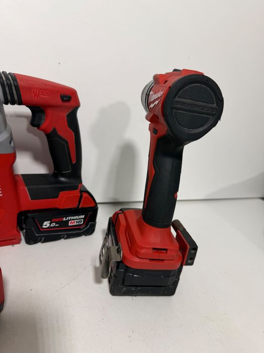 Pachet Milwaukee M18 BLHX + M18 BLPDRC + 2 acumulatori 5Ah + incarcator