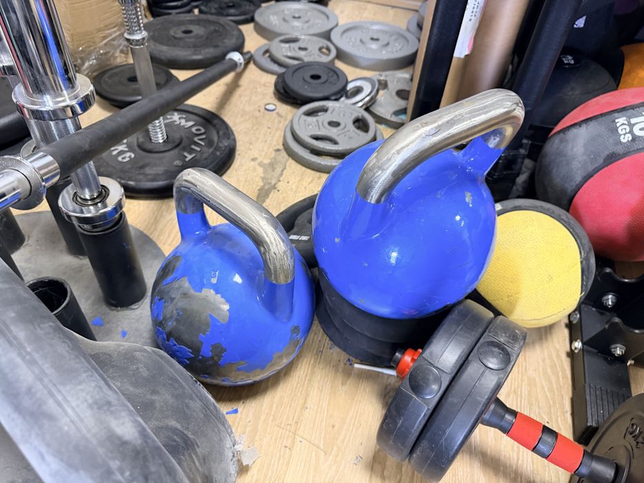 Chettlebell 30 kg. 28 kg.26 kg. 24 kg. 22 kg. 20 kg.18 kg 16 kg 14 kg 12 kg 18 kg 8 kg noi pret 12 lei kg