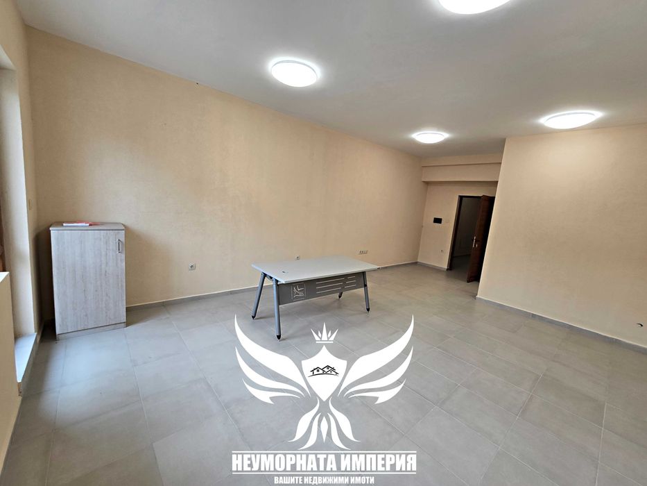 Дава се под наем Офис в Асеновград - 107 кв.м за 615 € - Снимка #4