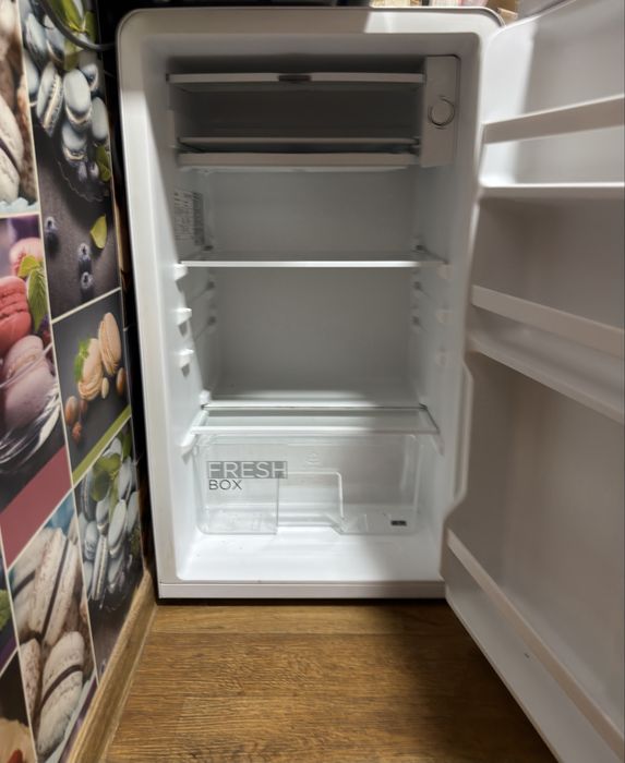 Компактный холодильник Midea (Retro style) в отличном состоянии