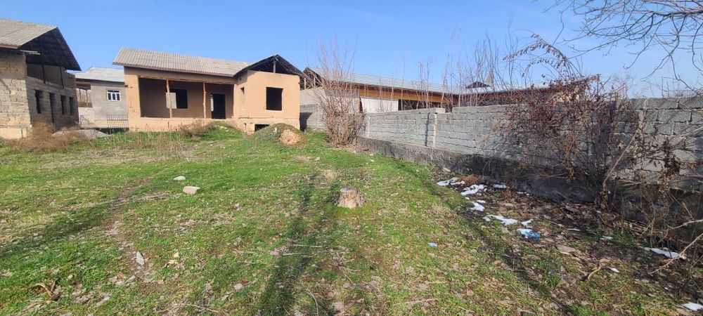 Срочно продаётся участок с времянкой