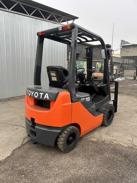 Продам вилочный погрузчик (кара)