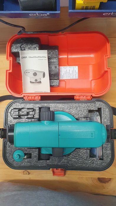 Оптичен нивелир Sokkia C330 с лата и тринога