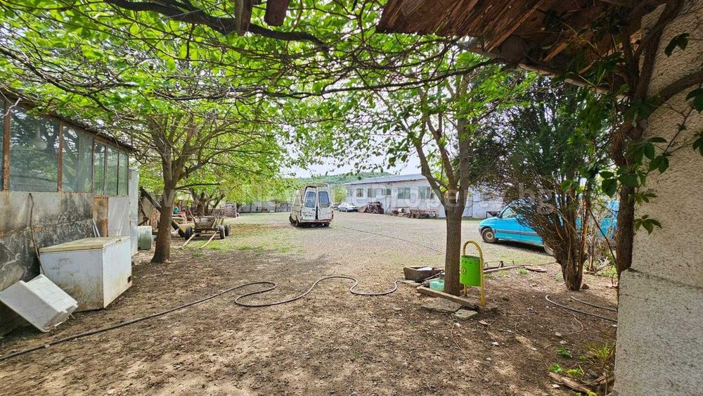 Продава се Промишлена сграда в Средец - 5500 кв.м за 15 €/кв.м - Снимка #16