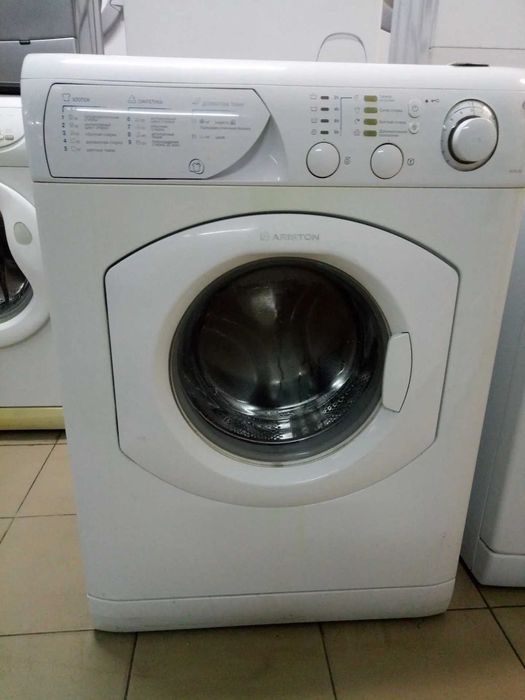 Стиральная машинка Ariston AVSL 80