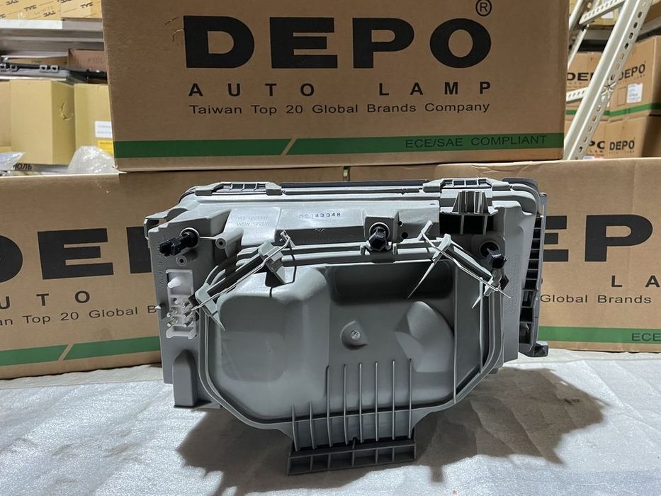 Фара DEPO на Мерседес w124