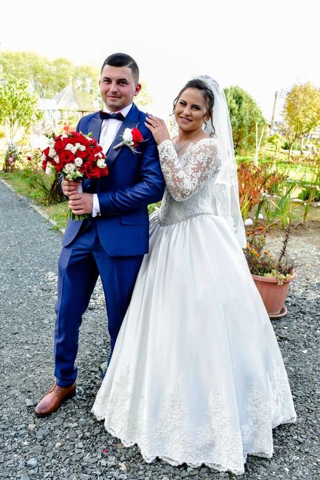 Vand rochita de mireasa