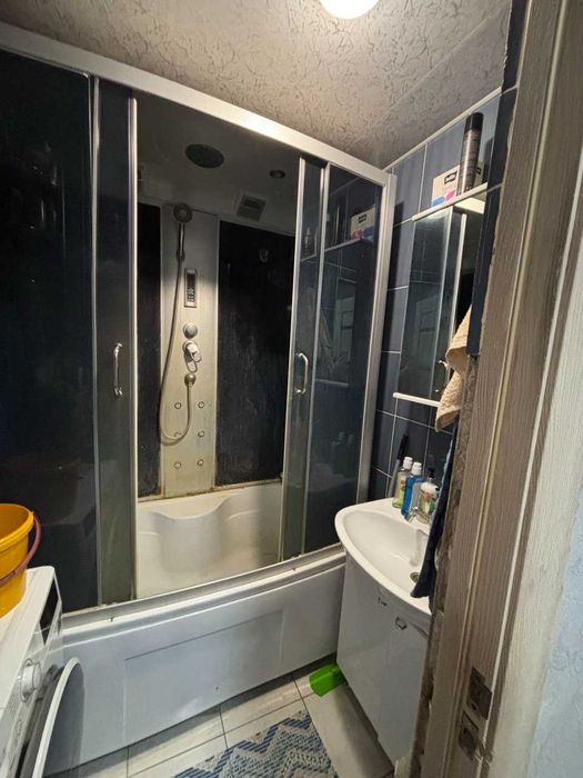 Продается 2 комнатная квартира  в КЖБИ в новом доме