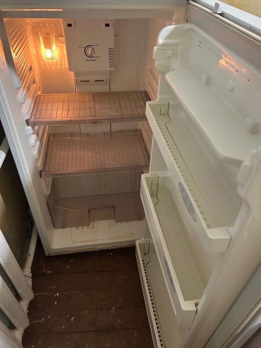 Холодильник двухкамерный