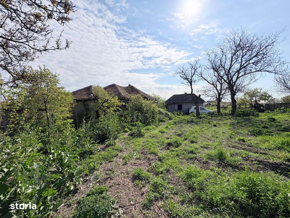 Teren intravilan , cu constructie in Cobadin, 2591 mp.