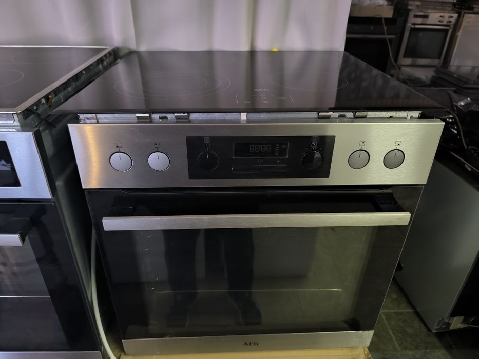 Фурна с котлони AEG EPB331020M - клас А+ пиролиза