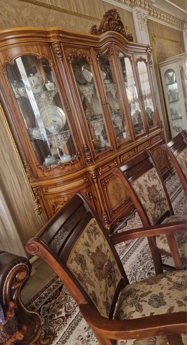 Продам элитный комплект мебели для гостиной