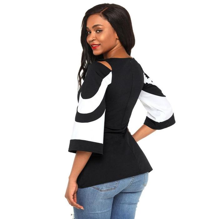 Блузка с открытыми плечиками