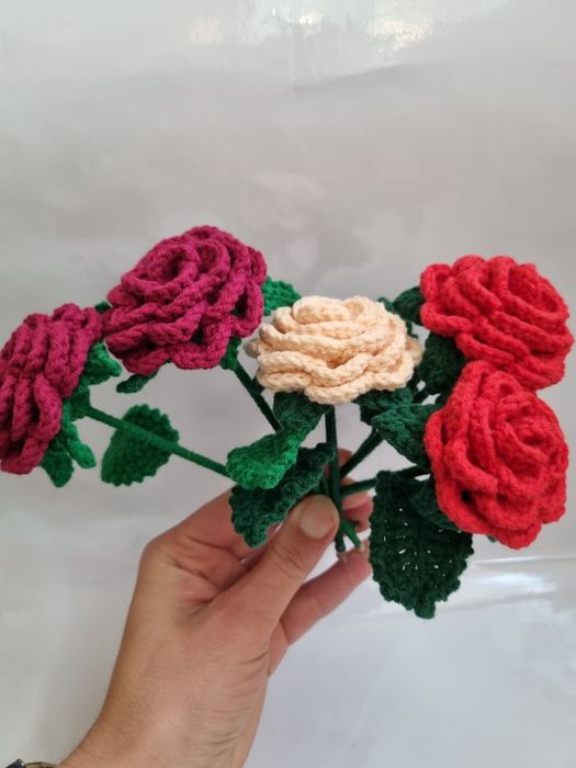 Плетени цветя на една кука