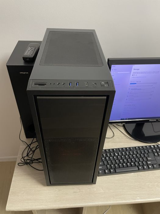 Desktop + monitor