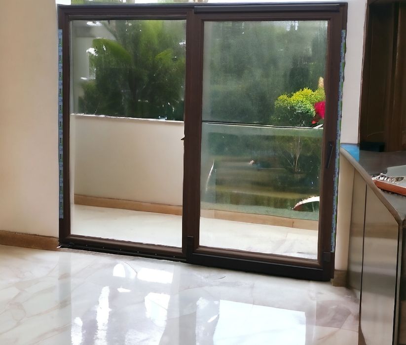 Usa culisanta de balcon termopan disponibil pe stoc