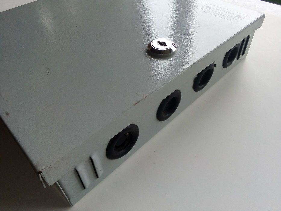Захранващ блок за камери за видеонаблюдение 12V.DC