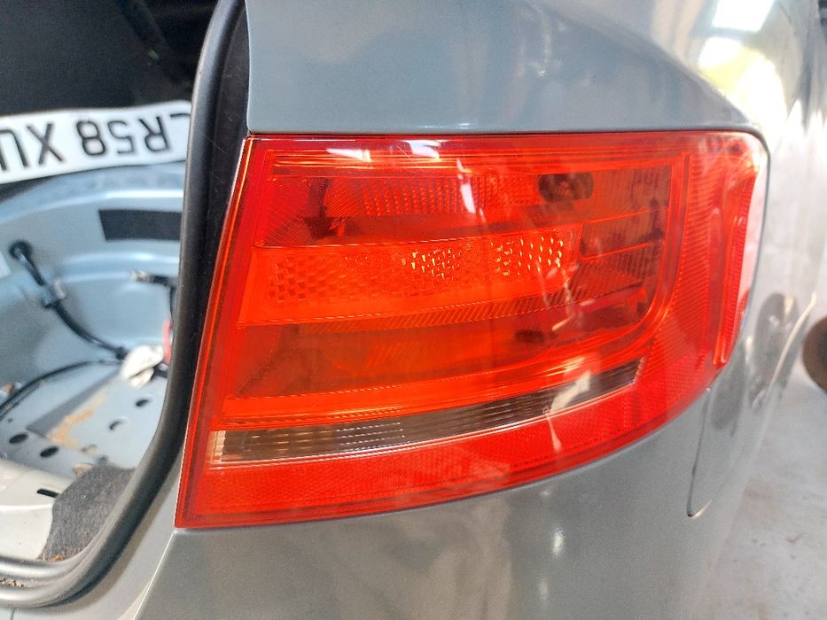 Set 4 x stopuri / triple Audi A4 B8 BERLIN model 2008-2012