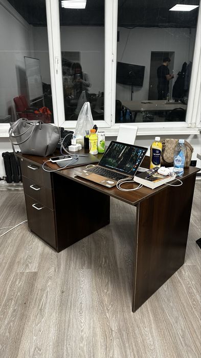 Идеальный стол для офиса