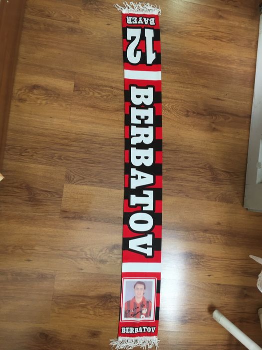 Димитър Бербатов-Шал с подпис+подарък шапка