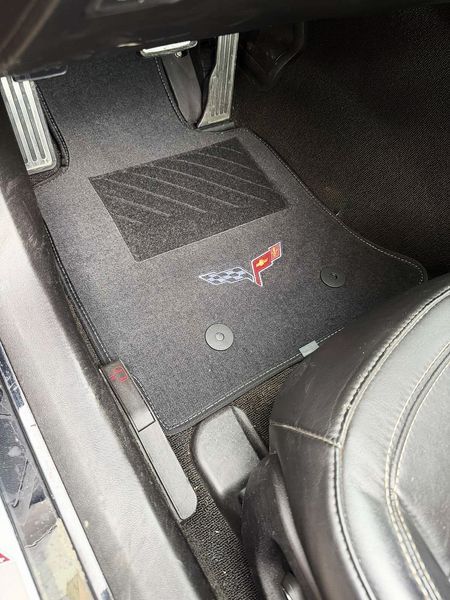 Две предни стелки за Chevrolet Corvette C7 / Z06