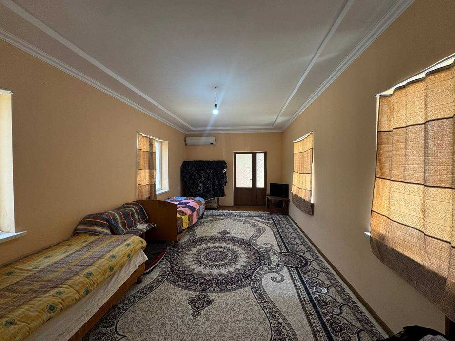 4.8 sotixli hovli sotiladi.