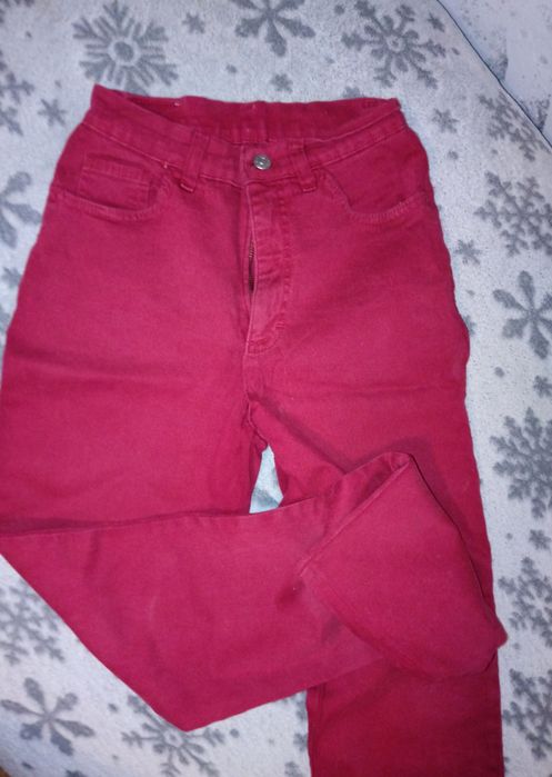 Blugi lungi , roși
