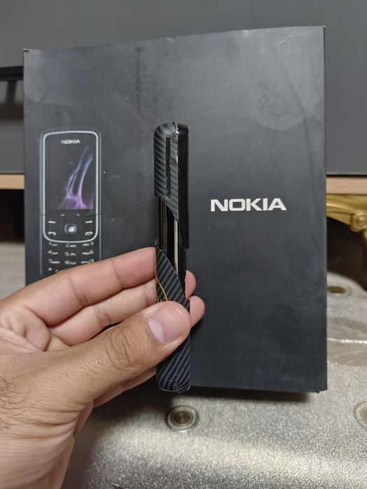 Nokia 8600 luna original holati ideal bron plyonka urilgan yangi