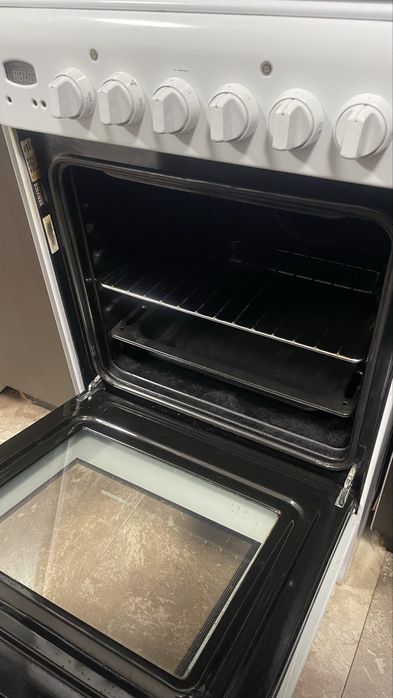 Готварска печка INDESIT с газ