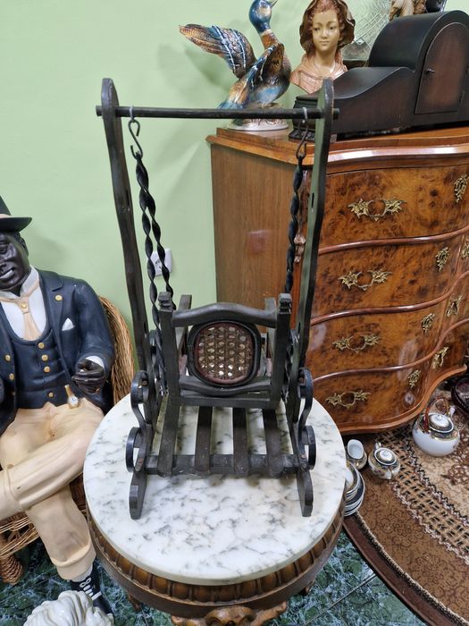 Уникална голяма антикварна люлка за кукли - Оригинал