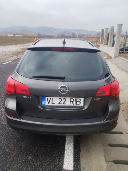 Opel Astra J 1.7 cdti 2011