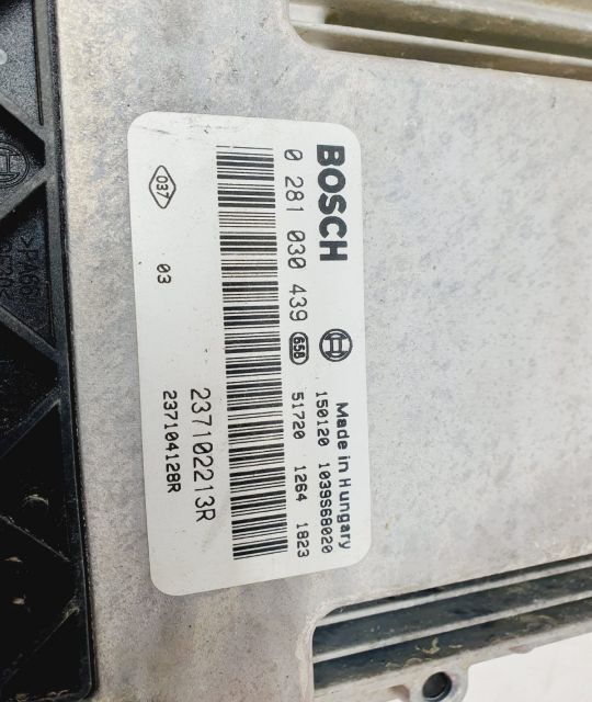 Calculator motor ecu 1.5 dci k9k 237102213r 0281030439 Dacia Dokker 1 seria